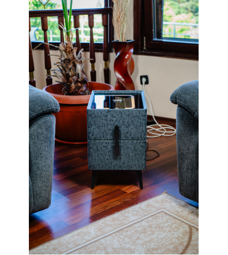 Смарт Шкаф MINI - безжично зареждане, Bluetooth стерео тонколона 20W, USB-A & USB-C, LED осветление (Графитено сив с текстура)