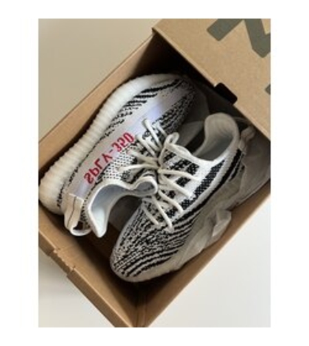 Yeezy Boost 350 v2 Zebra
