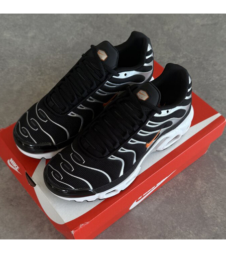 Air Max Plus Tn Black Dark Grey Hyper Crimson