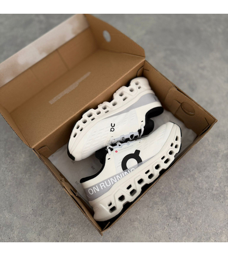 On Cloudmonster 3 “White”