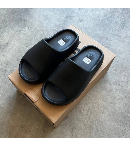 Adidas Yeezy Slide Black