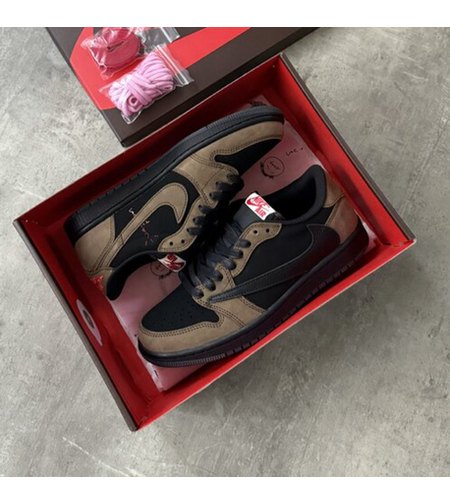 Travis Scott x Air Jordan 1 Low OG ‘Velvet Brown”