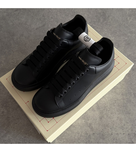 Mcqueen “Black & Black Classic” Premium