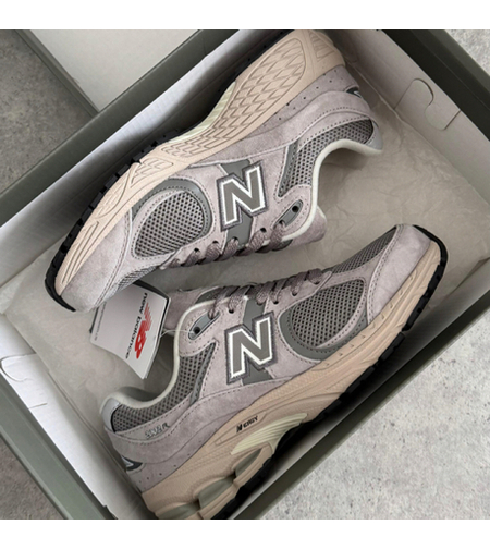 New Balance 2002r