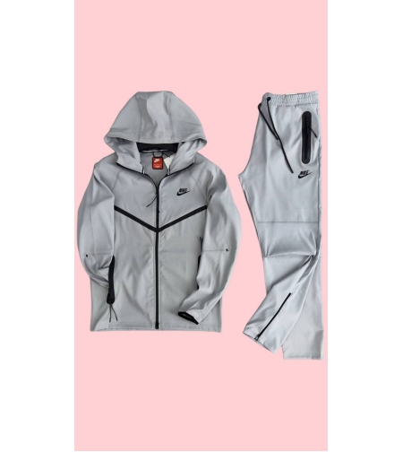 Nike Tech Fleece