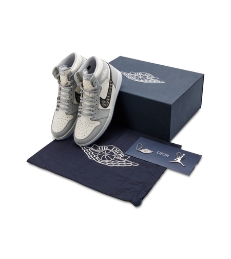 Air Jordan 1 x Dior (Full Box)