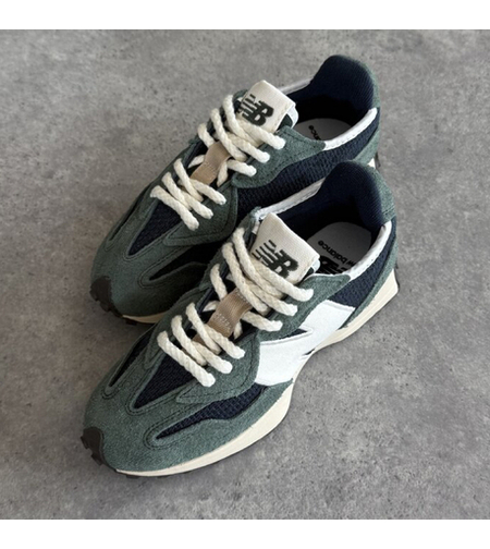 New Balance 327 “Midnight Green”