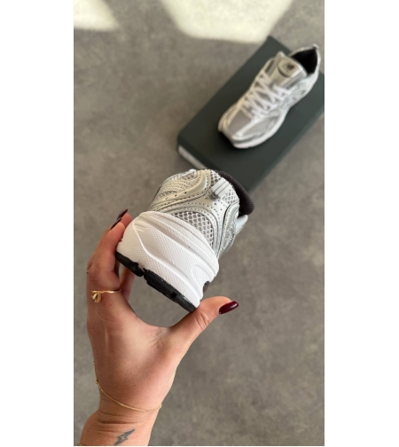 New Balance  530 
