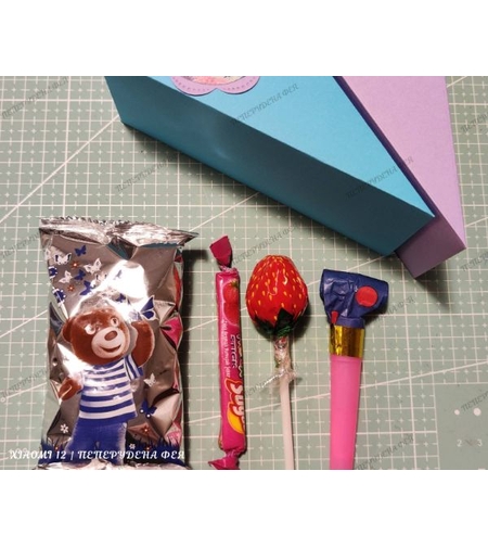 Вариант 7 - Барни кексче, плодов стик, близалка и парти свирка