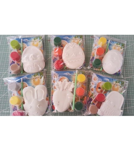 ВЕЛИКДЕНСКИ КОМПЛЕКТ   керамични яйца, зайчета, кошнички с 3бр. боички и четка /микс/