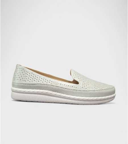 Модни дамски лоуфъри с перфорации A2373-2 white