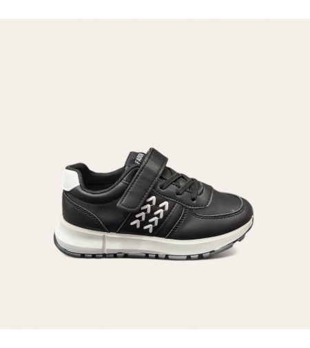 Детски маратонки в черен цвят с удобна гъвкава подметка модел: W210044 black