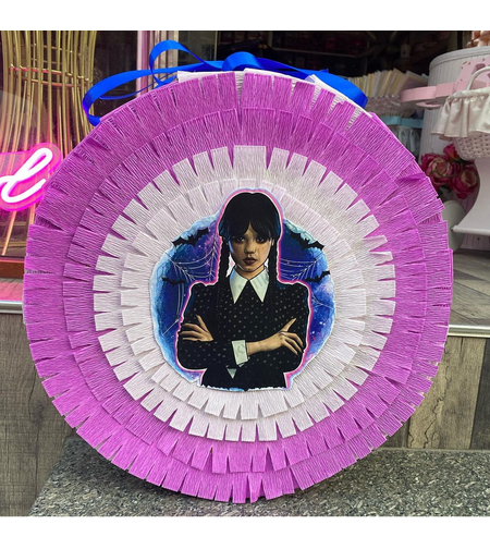 Пинята Уенсдей