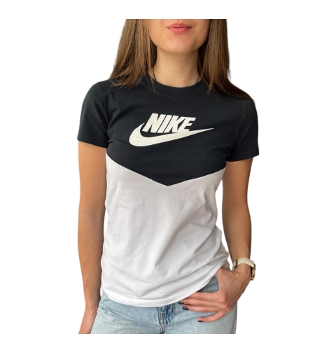 Дамска тениска NIKE