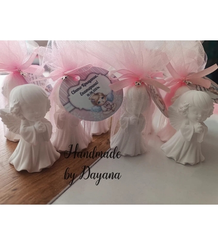 Подаръчета за гости - право ангелче в розов тюл с декорация кръстче
