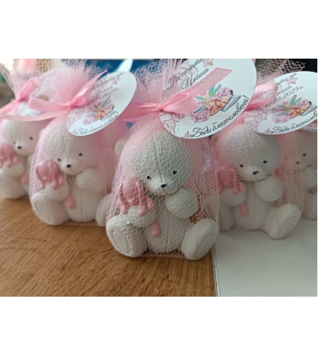 Подаръци за гости - бяло мече с розово зайче