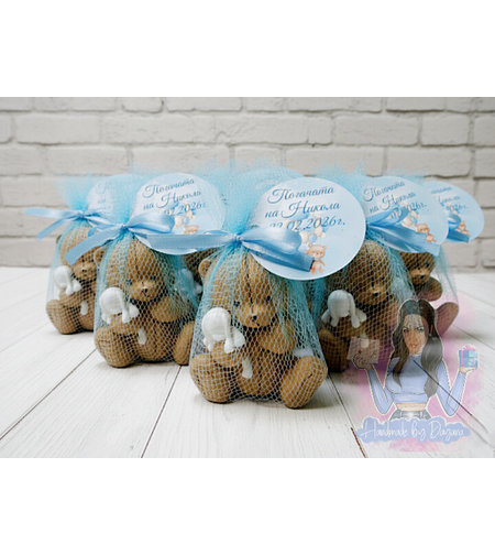 Подаръци за гости - мече със зайче в син тюл