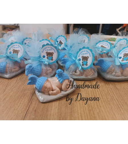 Подаръци за гости - бебе с възглавничка