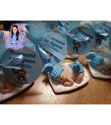 Подаръци за гости - бебе с възглавничка