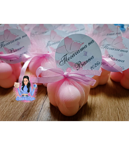 Подаръци за гости - бъбъл свещ в розово с опаковка и етикетче