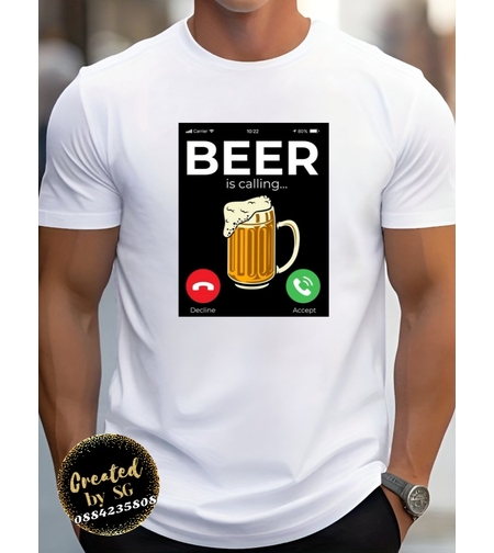 Бяла мъжка тениска с принт, имитиращ входящо повикване на телефон с надпис BEER is calling и картинка на халба бира.