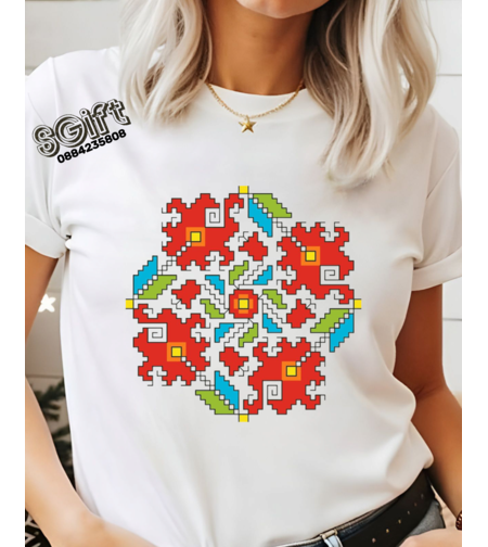 ДАМСКА  ТЕНИСКА С ШЕВИЦА  „ЦВЕТНА ГРАДИНА“