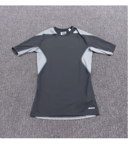 Adidas techfit тениска L размер