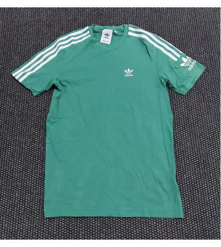 Adidas тениска S размер