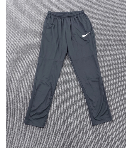 Nike анцуг S i M размер