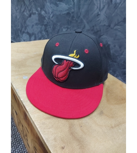Adidas Miami Heat шапка