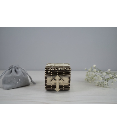 Кутийка за кръстче и косичка