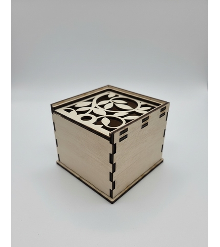 Дървена кутия