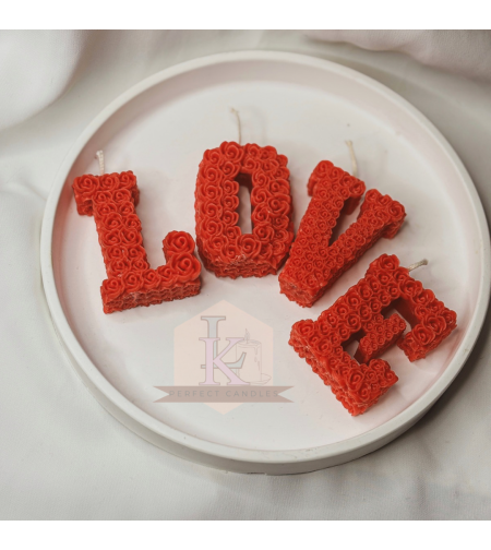 Свещ LOVE