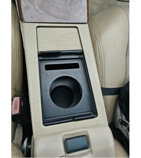 Поставка за чаши Mercedes R129