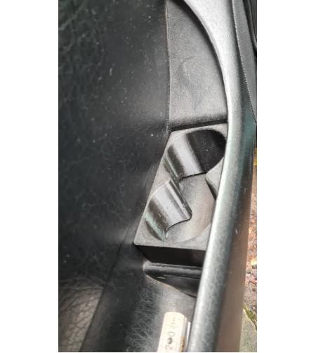 Поставка за чаши  VW GOLF 3