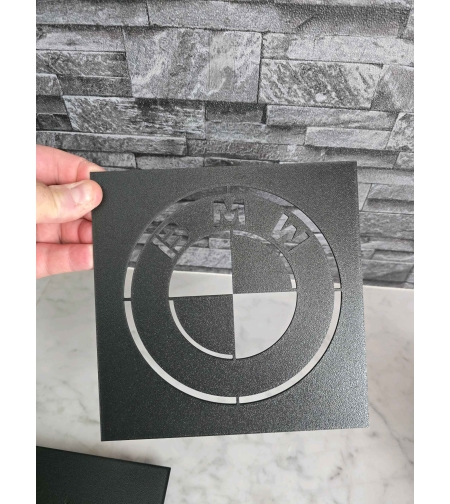 Шаблон за оформяне на постелка с емблема