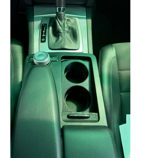 Поставка за чаши Mercedes W204 и др.