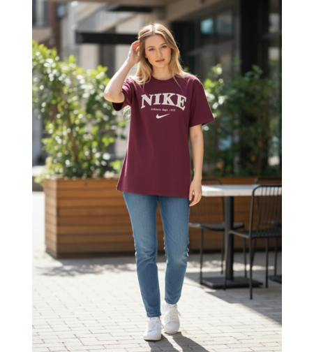 Nike Red Loose Fit T-Shirt • S Oversized