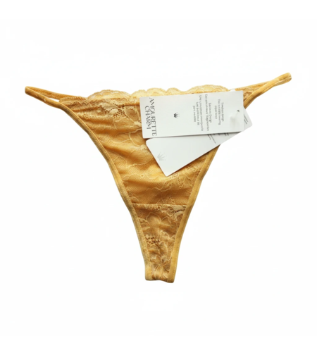 Triumph Amourette Charm String • XS