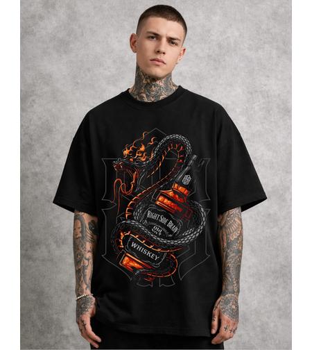 Oversized - Тениска с артистична композиция