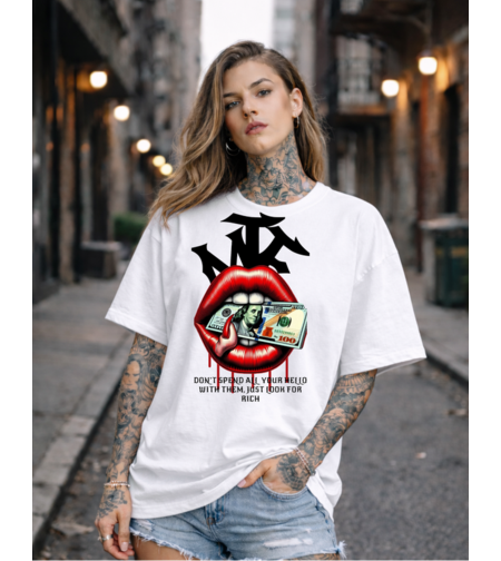 Oversized - Тениска с декоративен елемент