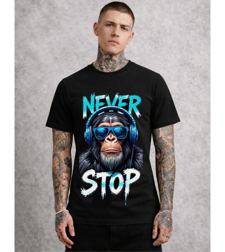 Тениска с нестандартен дизайнерски подход