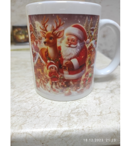 бяла чаша дядо коледа и елен.