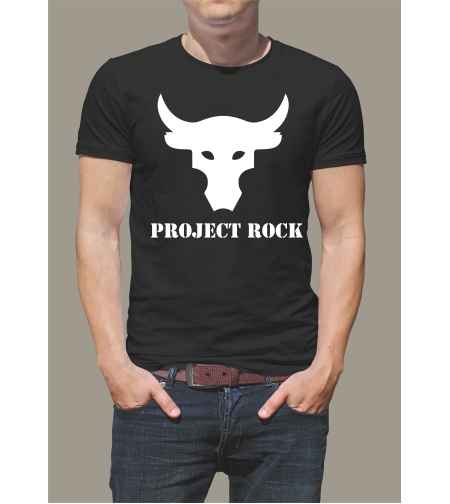 Черна тениска с бял надпис „Project Rock“, изглед отпред.