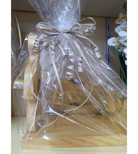 Стойка за ракия „Човече“ + Ямболска гроздова 700 ml – Подаръчен комплект**