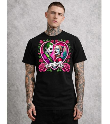 Тениска с характерен графичен мотив