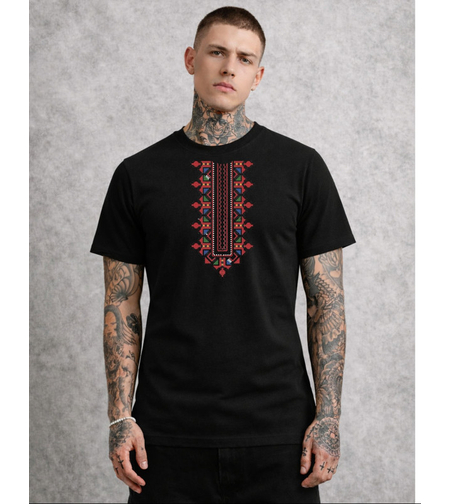 Тениска с динамичен модерен мотив