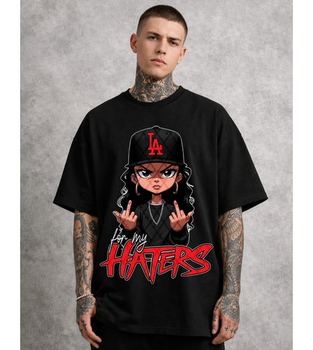 Oversized - Тениска с визуален център