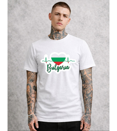 Тениска с съвременен артистичен дизайн