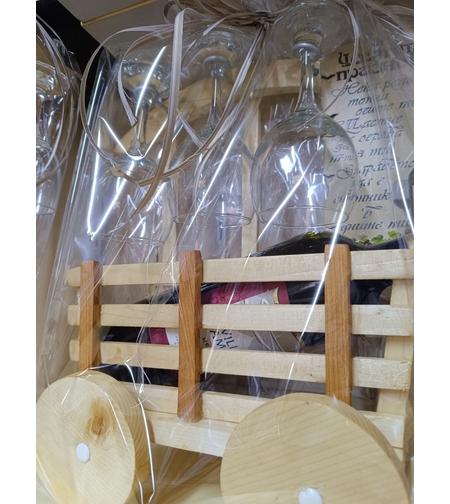 Каручка с червено вино и 3 бр. чаши – Подаръчен комплект**